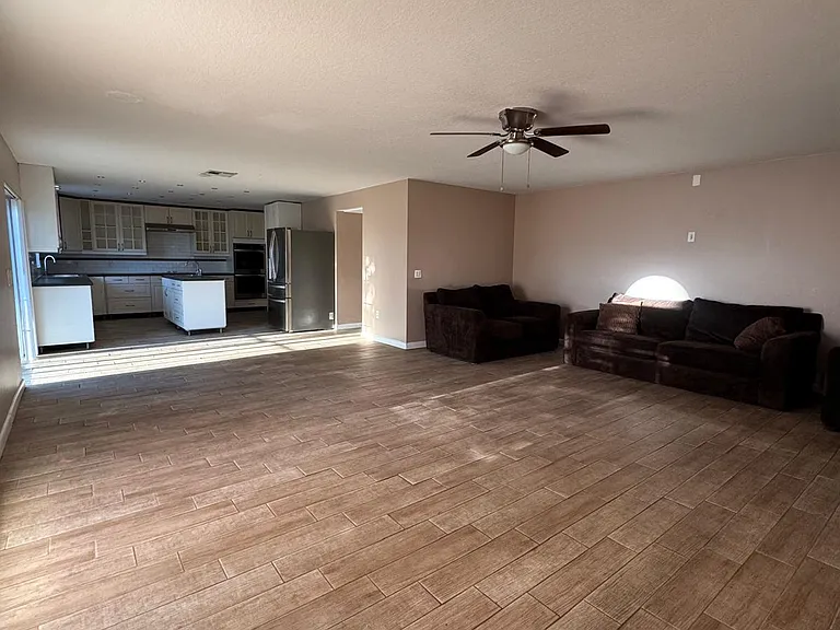 313 Fish Hawk Dr — Photo 6
