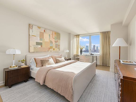 4th image of 20 River Ter APT 5L