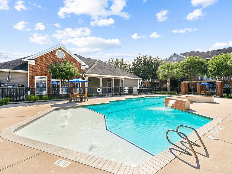 City Parc II at West Oaks Apartments — Photo 2