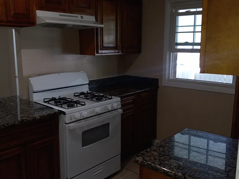 605 Herald St — Photo 42