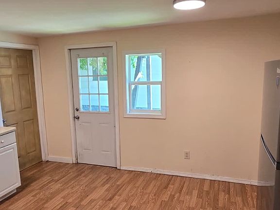 2nd image of 300 N Hamilton St #2