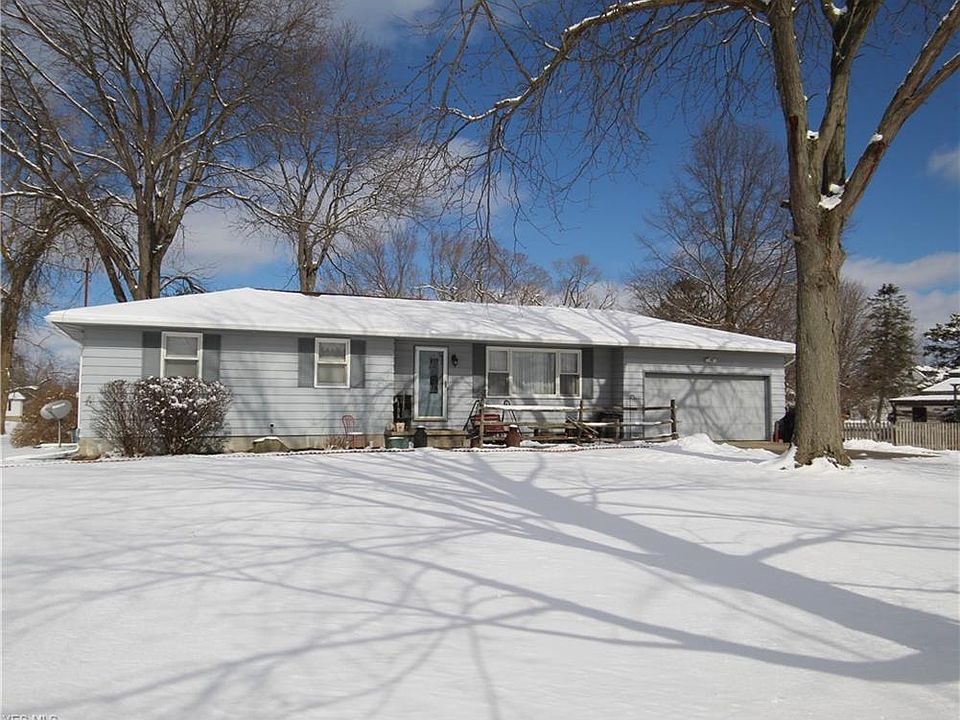 1st image of 208 Forest Ave