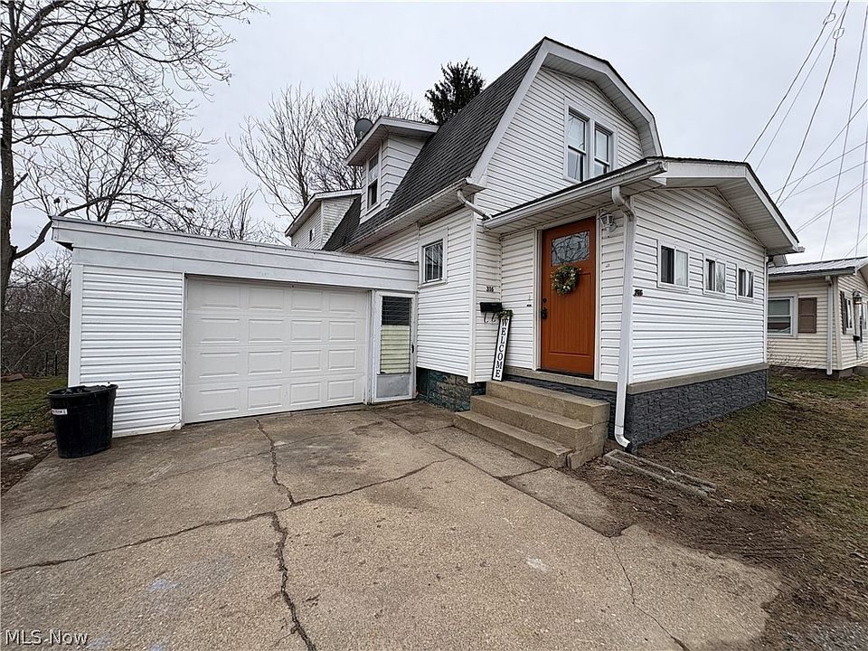 1st image of 316 Bank Ln SE