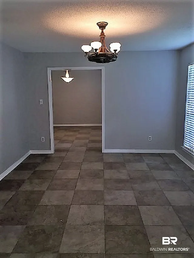 3 bed, 2.0 bath, 1988 sqft, $1,900 — Photo 2