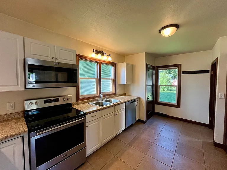 508 N Cherry Ave — Photo 3