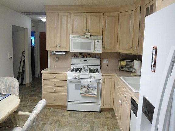 3rd image of 2B Willow St