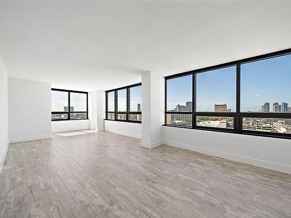 3rd image of 5150 Hidalgo St Unit 1604