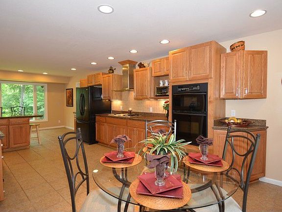 Dbl ovens/cooktop w vent