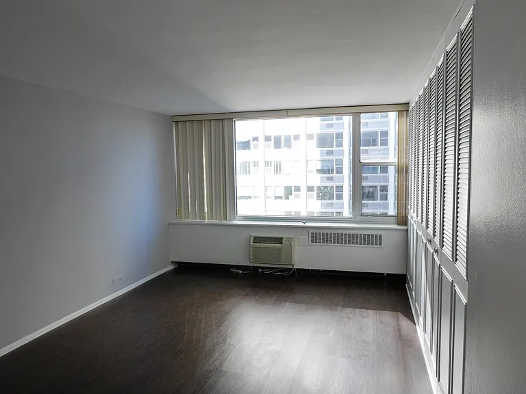 4250 N Marine Dr #1413 — Photo 9