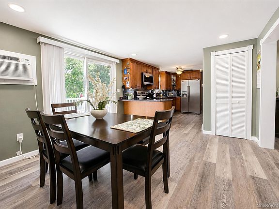 5th image of 65 Winston Drive