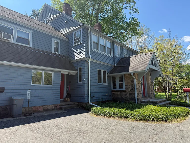 66 Summit St — Photo 8