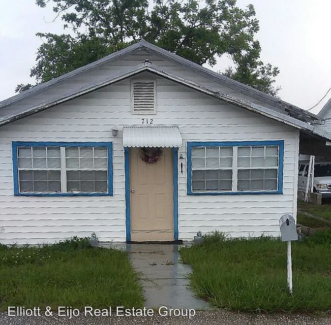 1st image of 712 8th St