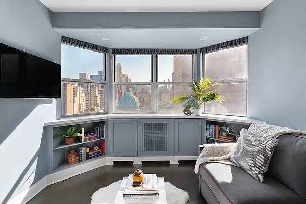 Sold by Compass | media 23