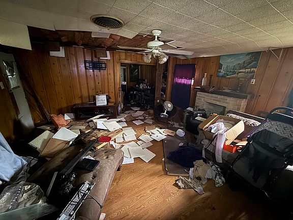 3rd image of 731 Jett St