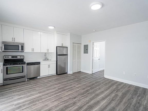 3rd image of 8411 Byron Ave Unit 17-8411-17