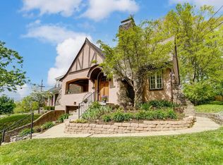 2910 Douglas Ter, Cincinnati, OH 45212