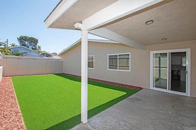 2 bed, 970 sqft, $3,695 — Photo 3