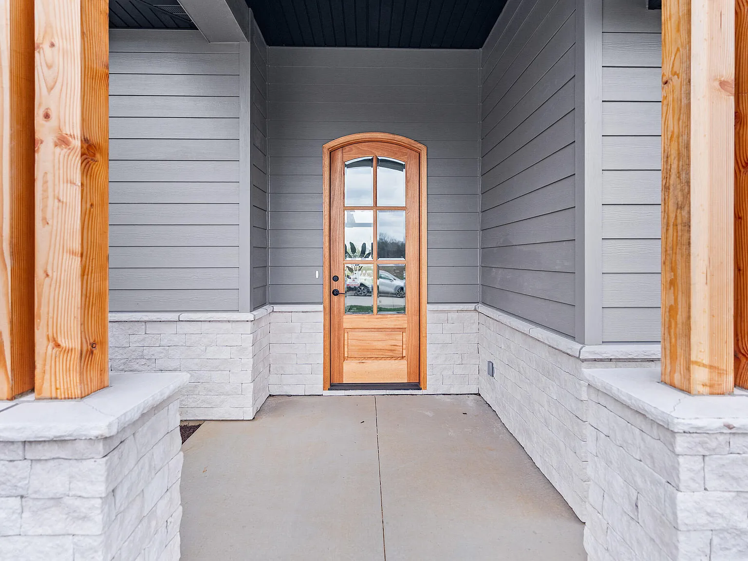 4 bed, 3.0 bath, 2252 sqft, $4,800 — Photo 3