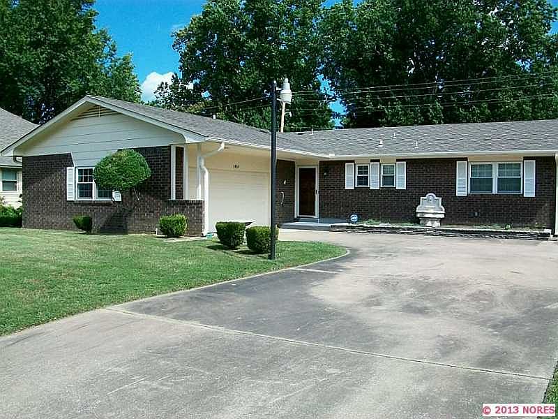 1st image of 1410 N Choctaw Pl