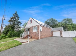 340 Woodside Ave, Hasbrouck Heights, NJ 07604