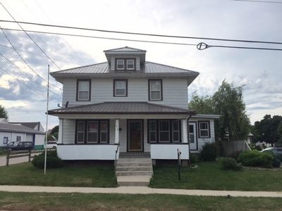 212 11th St SE, Dyersville, IA, 52040