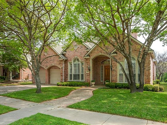 2nd image of 221 Adonis Cir