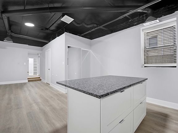 5th image of 2959 N Damen Ave #1-1R