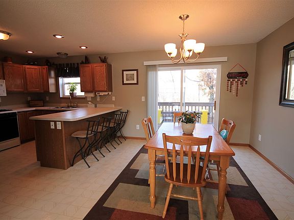 5th image of 9640 Sandhill Dr