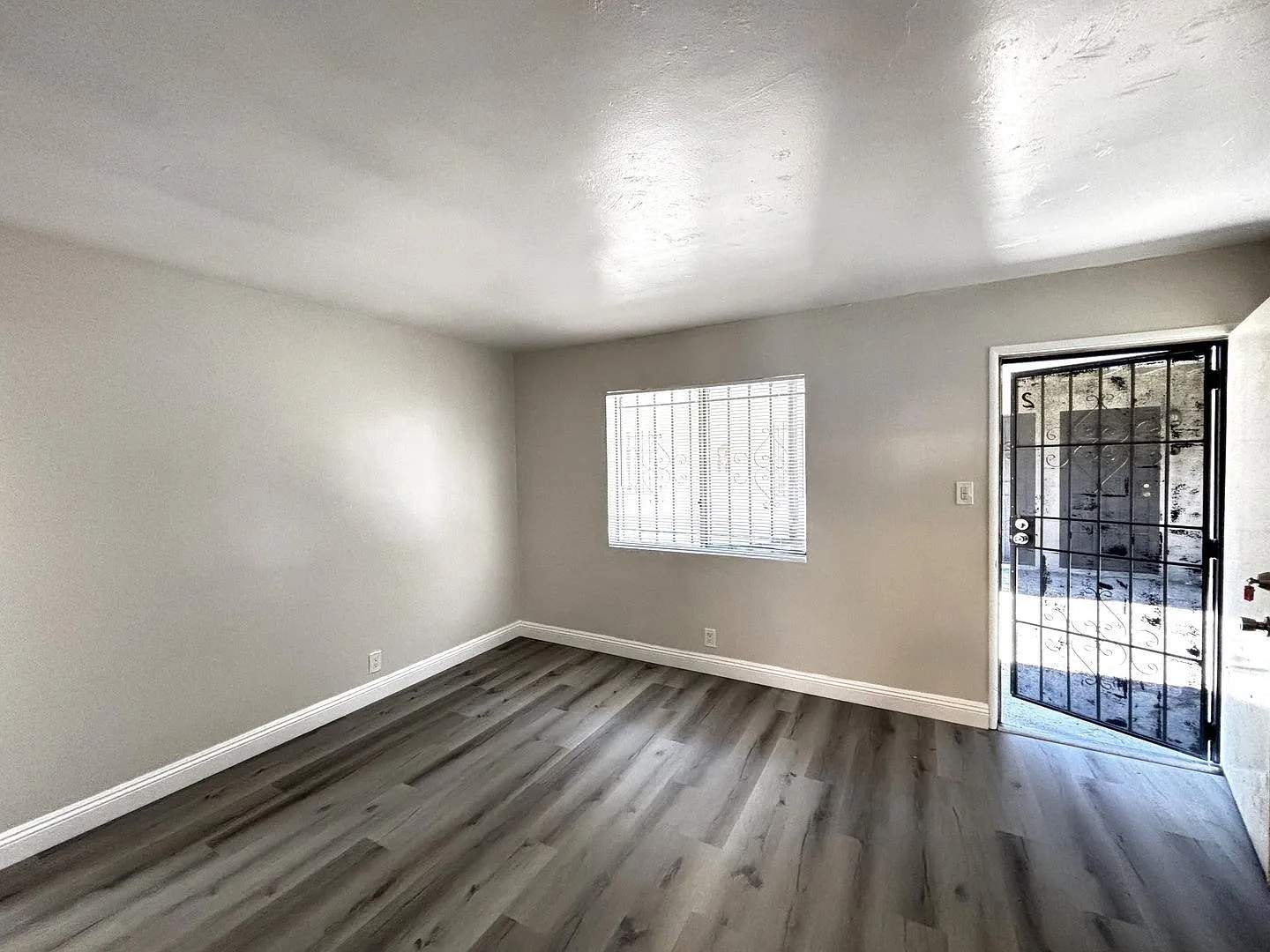 2 bed, 1.0 bath, $1,695 — Photo 4