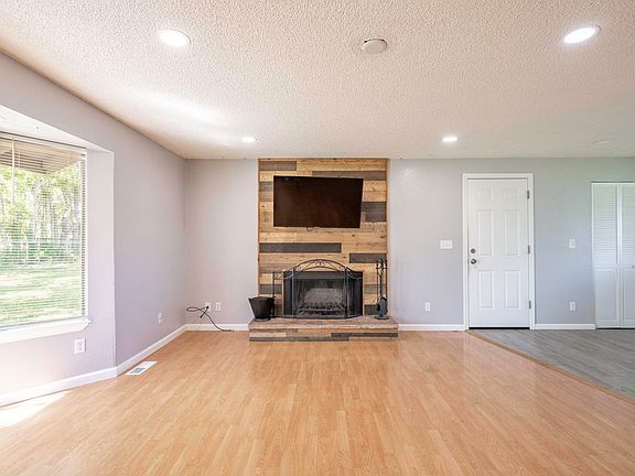 4th image of 4008 S Newport St