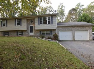 229 Pawnee Ln, Lusby, MD