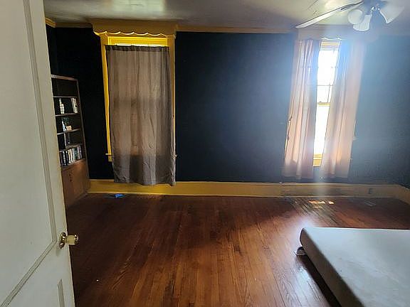 14th image of 604 Windsor Ave