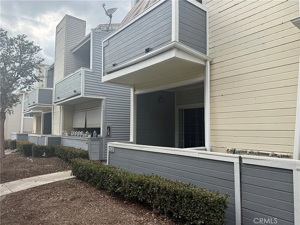 1 bed, 709 sqft, $2,000 — Photo 2