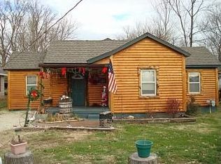 317 E 4th St, Willow Springs, MO 65793