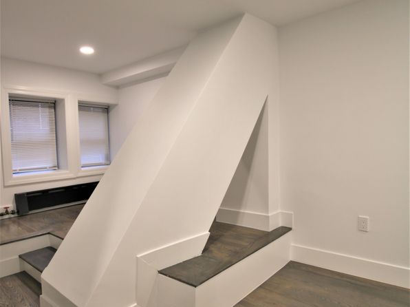 24 Phillips St APT 2