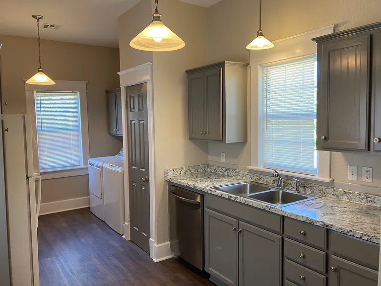 317 E Patti Page Blvd — Photo 20