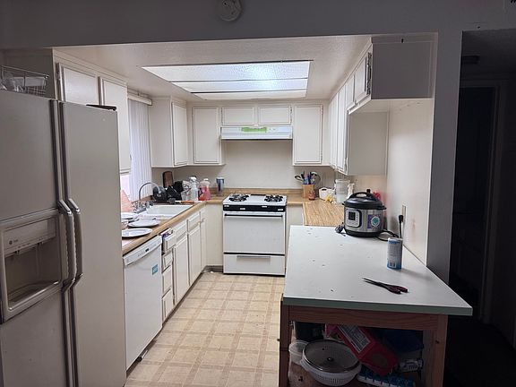 3rd image of 215 S Hudson Ave APT 4