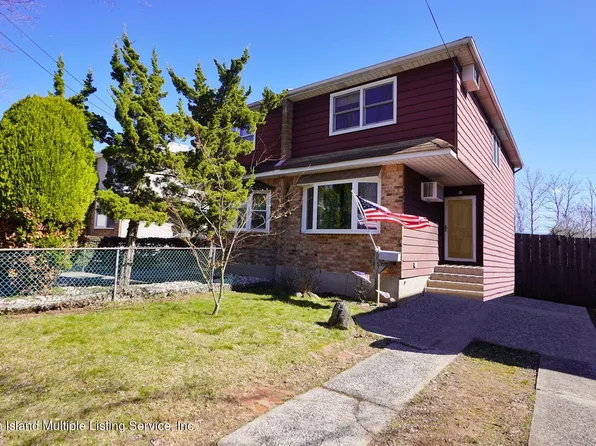 1952 N Railroad Ave, Staten Island, NY 10306