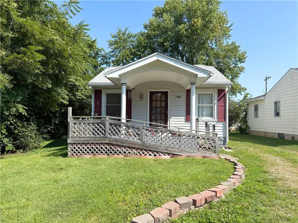 7980 W 4th St, Harristown, IL 62537