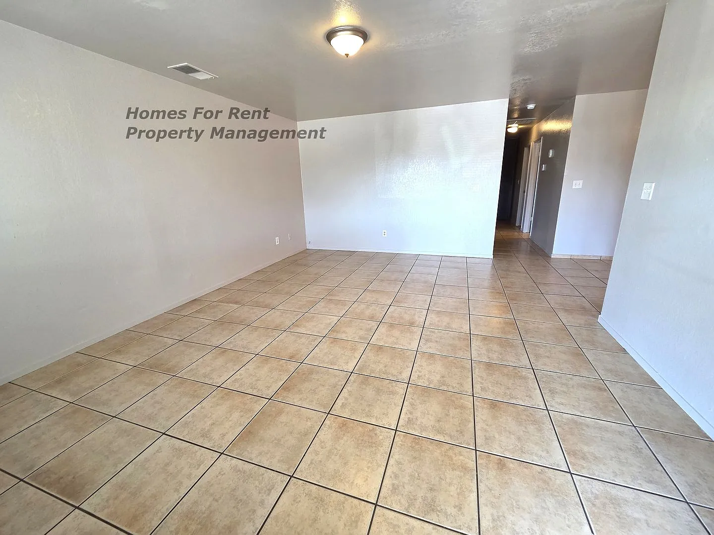 821 E. Mohoff Ct. — Photo 2