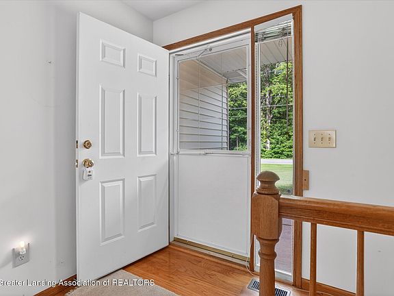 3rd image of 1444 Waverly Rd