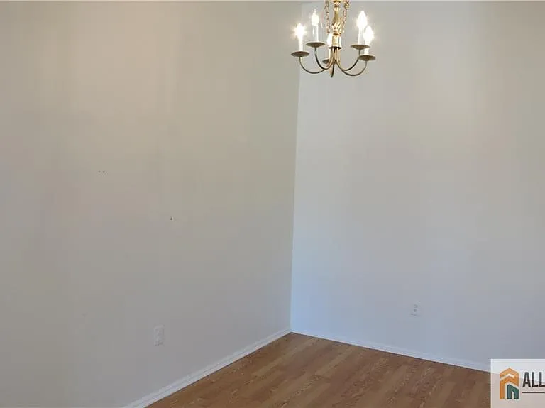 363 Lancaster Ct — Photo 7