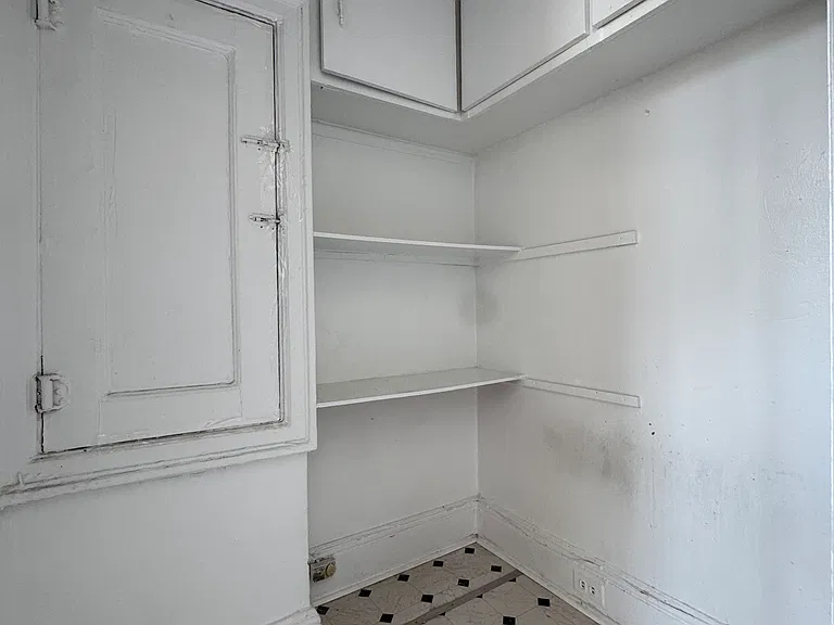 34-37 41st St #3L — Photo 9