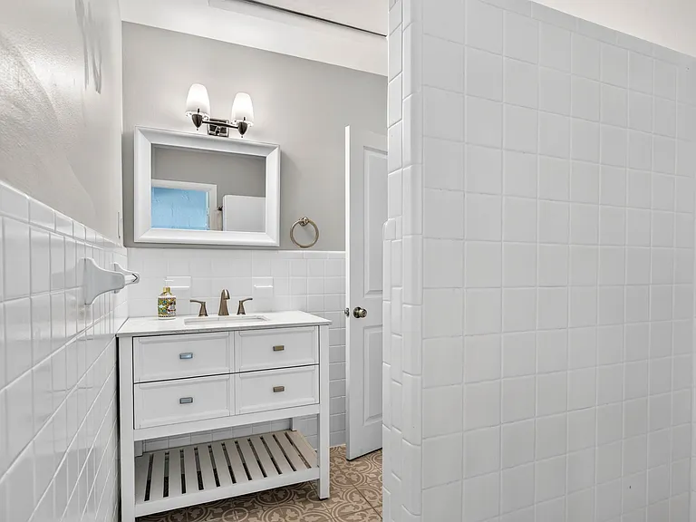 1521 San Roy Dr — Photo 19