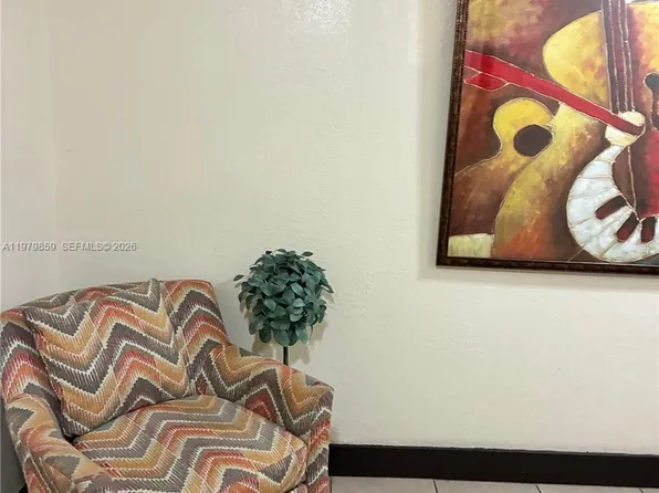 3680 Inverrary Dr APT 1T, Lauderhill, FL 33319