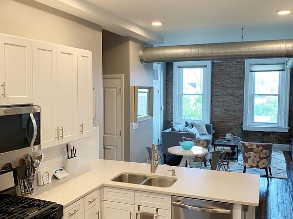 2nd image of 306 Mulberry St #3