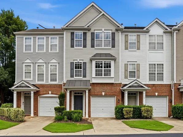 1707 Zachary Brook Ln, Raleigh, NC 27609