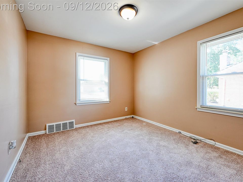 32600 W Chicago St, photo 15