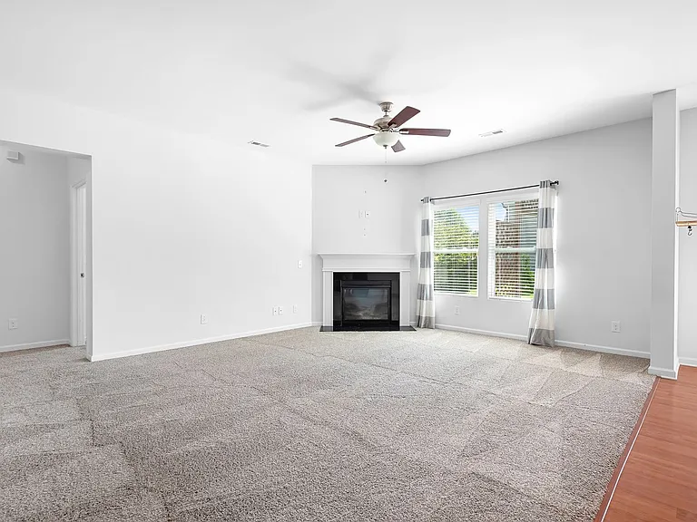 2059 Blue Iris Dr — Photo 12