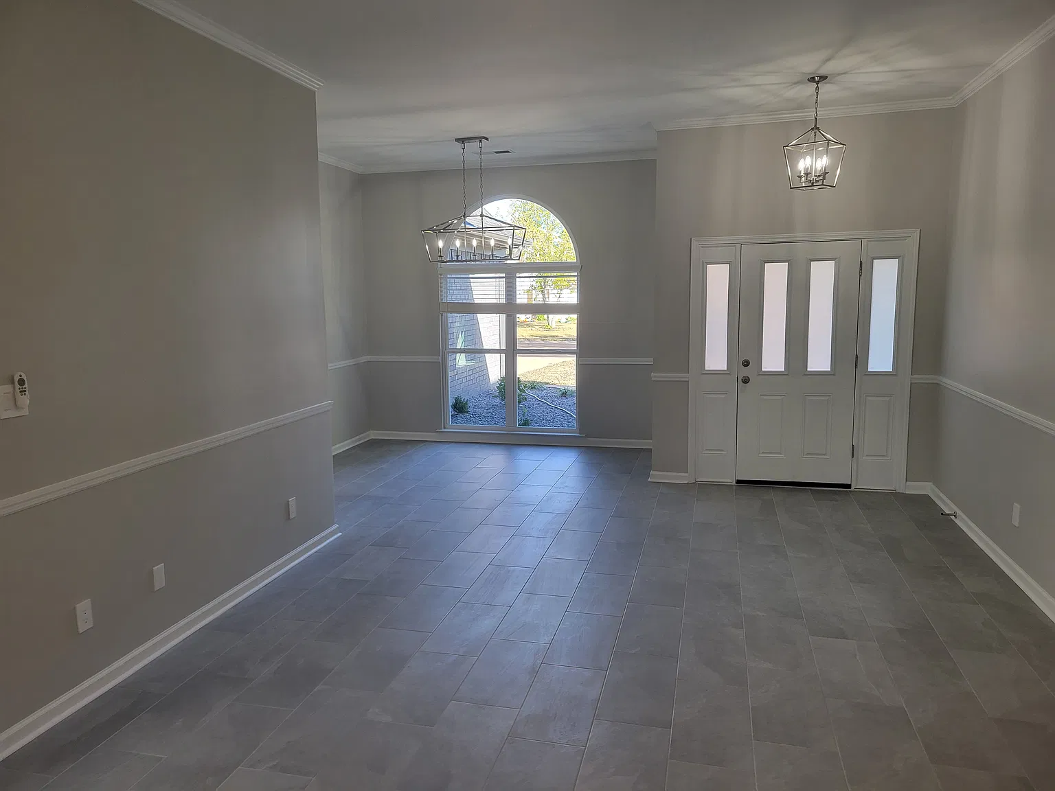 4 bed, 2537 sqft, $2,695 — Photo 3